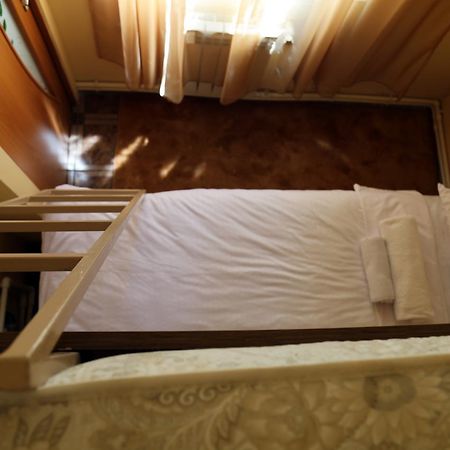 Magnolia Hostel Yerevan Ngoại thất bức ảnh