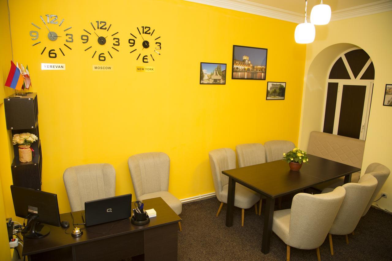 Magnolia Hostel Yerevan Ngoại thất bức ảnh
